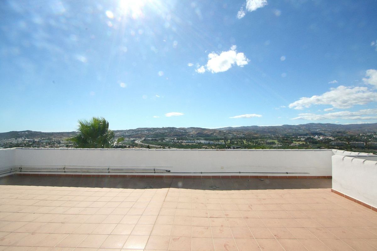 8 Bed Townhouse for sale in Sierrezuela Costa Del Sol, Málaga, Spain