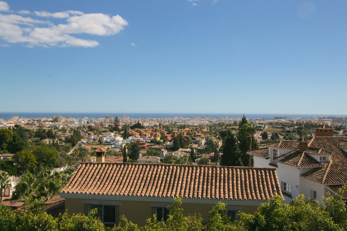 8 Bed Townhouse for sale in Sierrezuela Costa Del Sol, Málaga, Spain