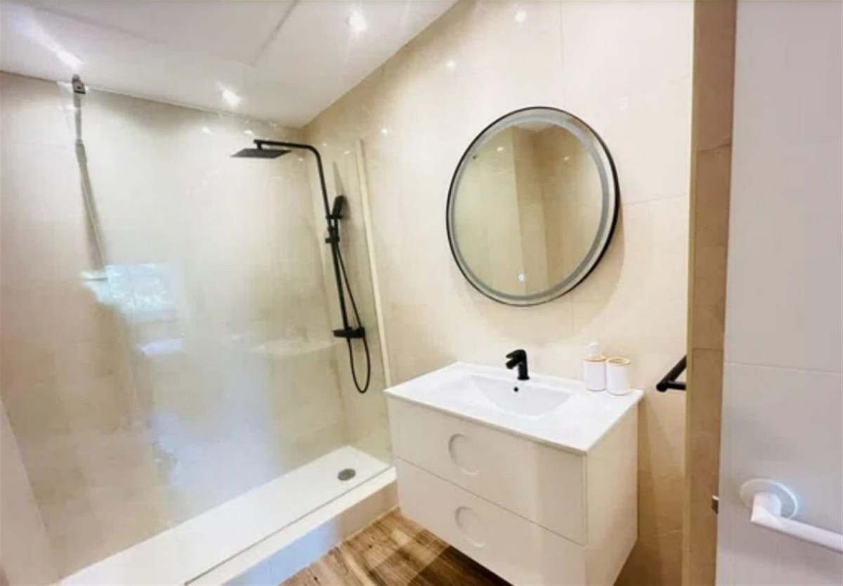 2 Bed Apartment for sale in Nueva Andalucía Costa Del Sol, Málaga, Spain