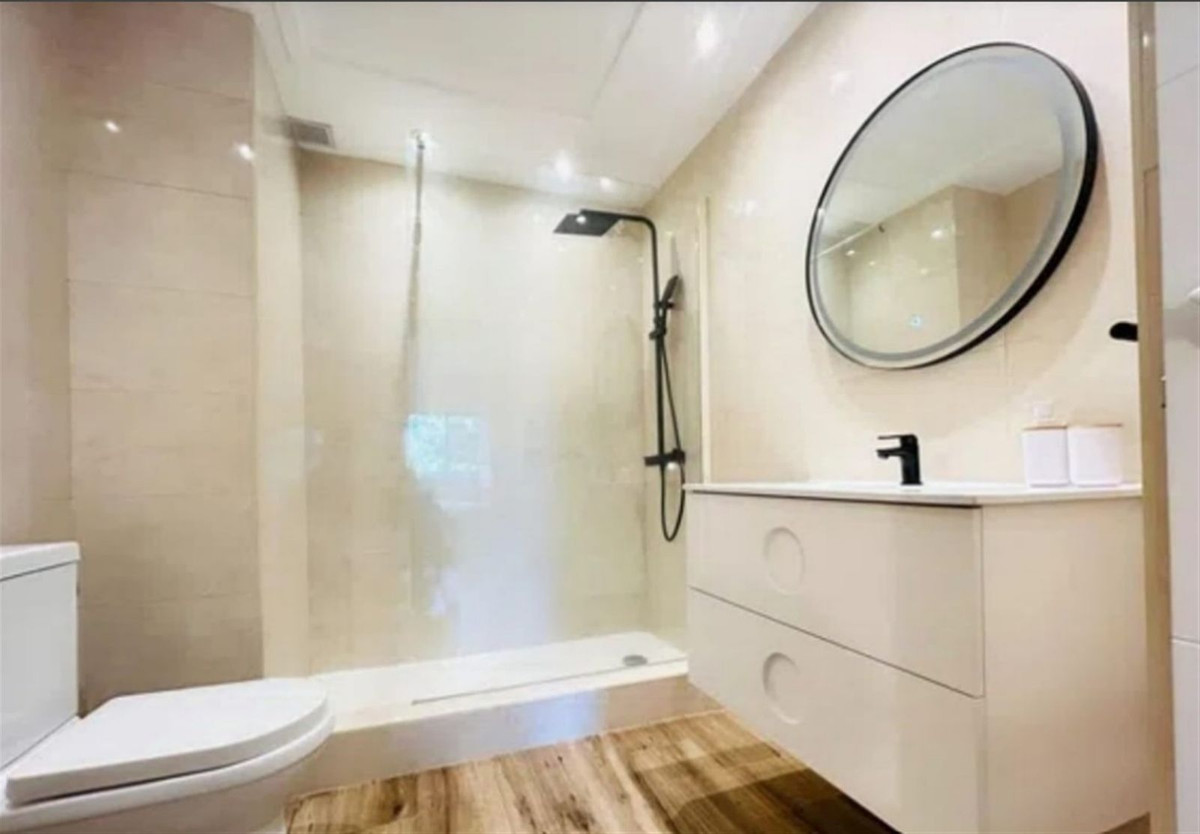 2 Bed Apartment for sale in Nueva Andalucía Costa Del Sol, Málaga, Spain