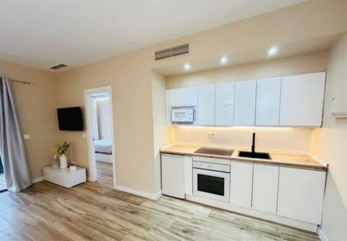 2 Bed Apartment for sale in Nueva Andalucía Costa Del Sol, Málaga, Spain