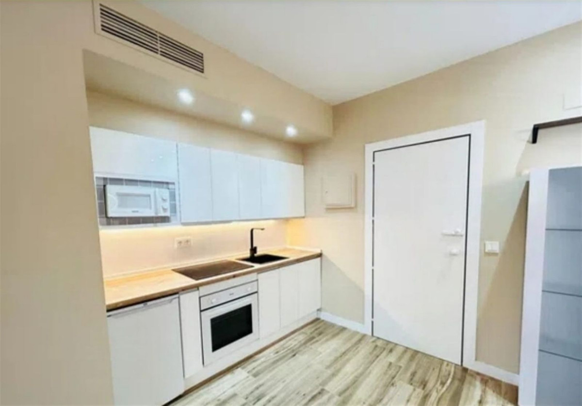 2 Bed Apartment for sale in Nueva Andalucía Costa Del Sol, Málaga, Spain
