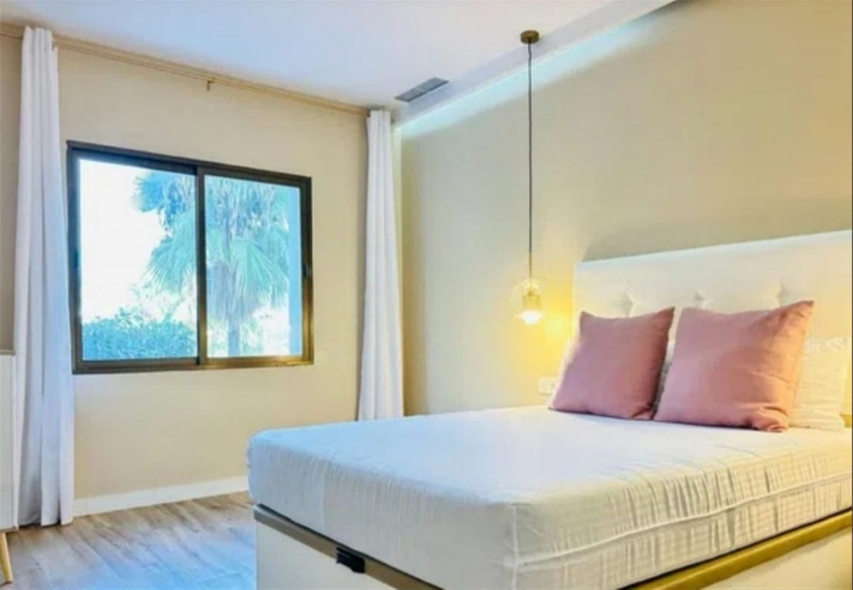 2 Bed Apartment for sale in Nueva Andalucía Costa Del Sol, Málaga, Spain