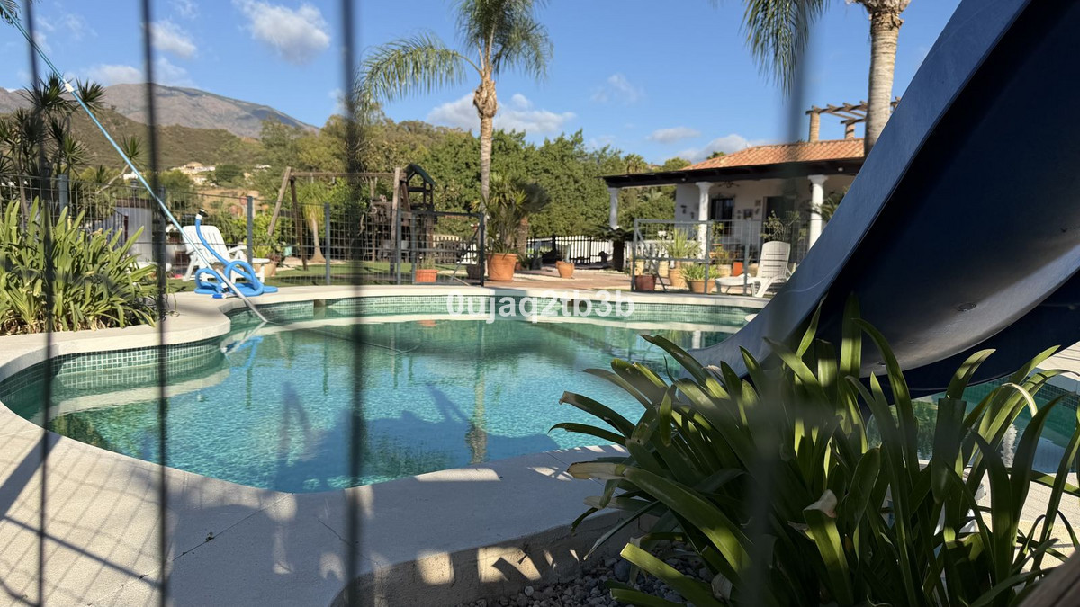 Se vende Terreno Urbano  en Costa Del Sol, Málaga, España