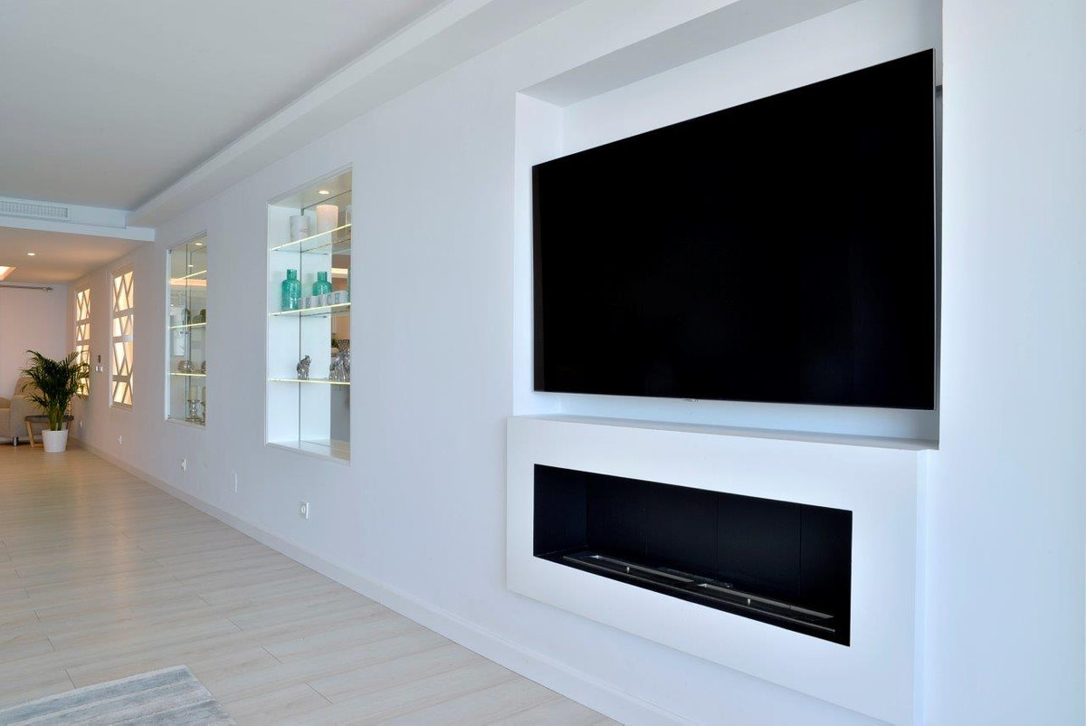 4 Bed Apartment for sale in Fuengirola Costa Del Sol, Málaga, Spain
