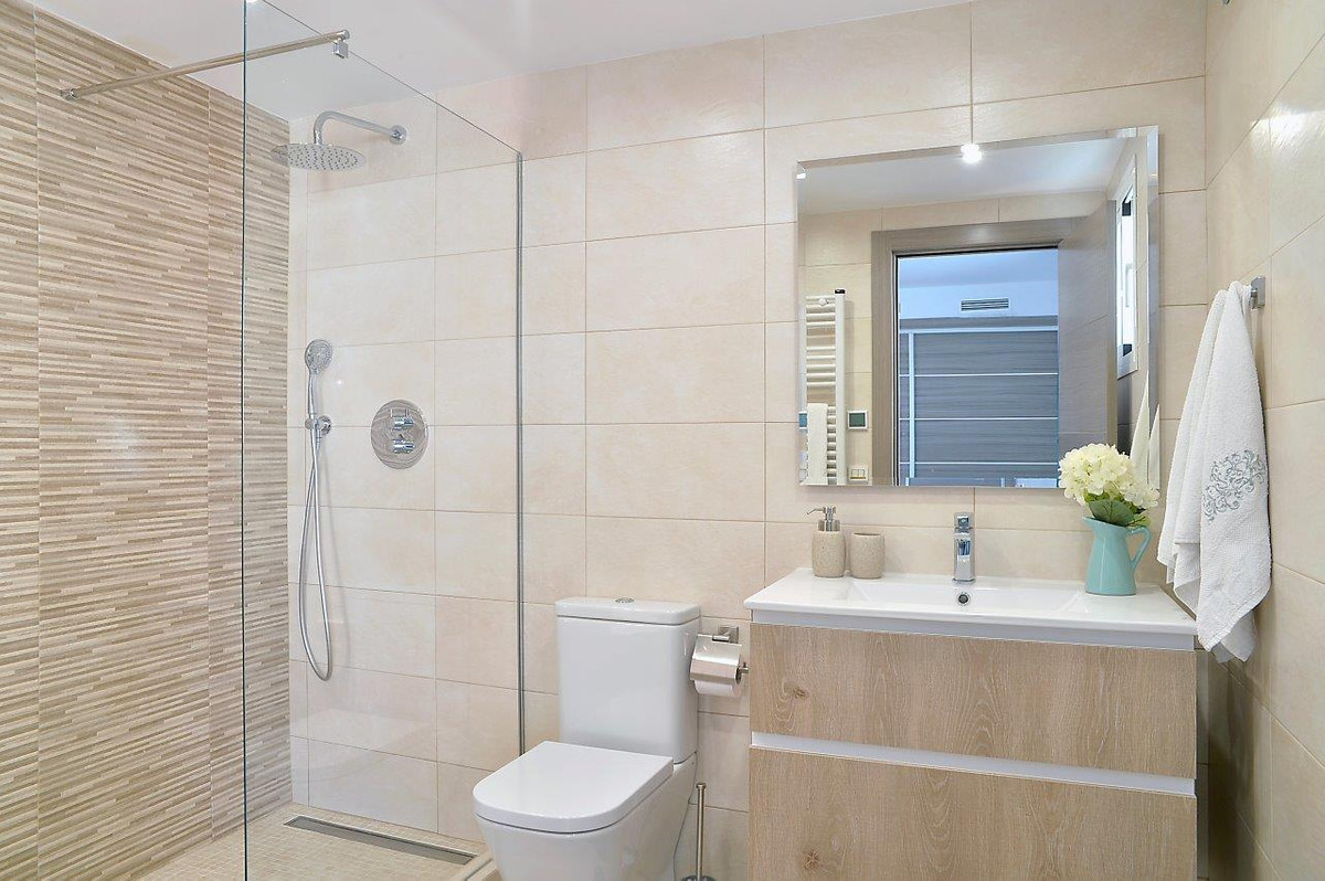 4 Bed Apartment for sale in Fuengirola Costa Del Sol, Málaga, Spain