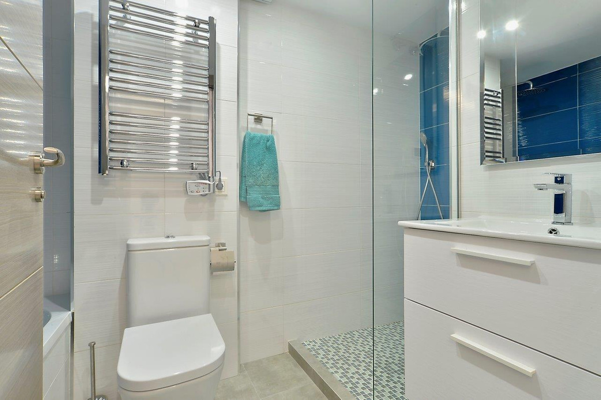 4 Bed Apartment for sale in Fuengirola Costa Del Sol, Málaga, Spain