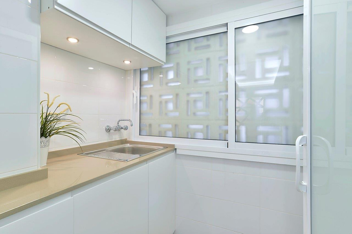 4 Bed Apartment for sale in Fuengirola Costa Del Sol, Málaga, Spain