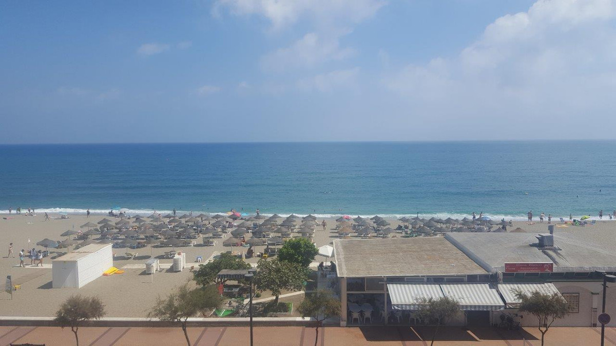 4 Bed Apartment for sale in Fuengirola Costa Del Sol, Málaga, Spain