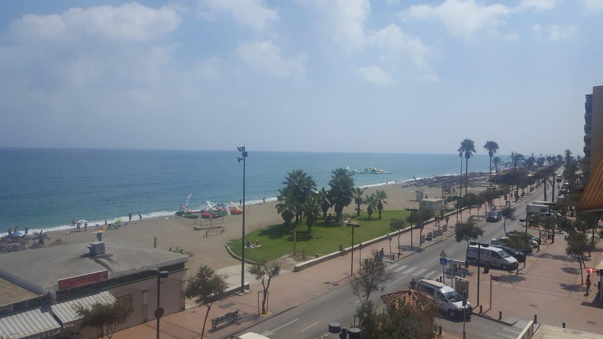 4 Bed Apartment for sale in Fuengirola Costa Del Sol, Málaga, Spain
