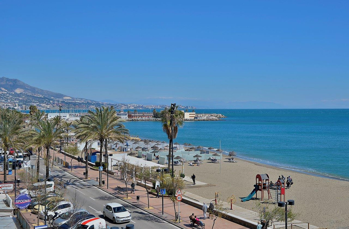 4 Bed Apartment for sale in Fuengirola Costa Del Sol, Málaga, Spain