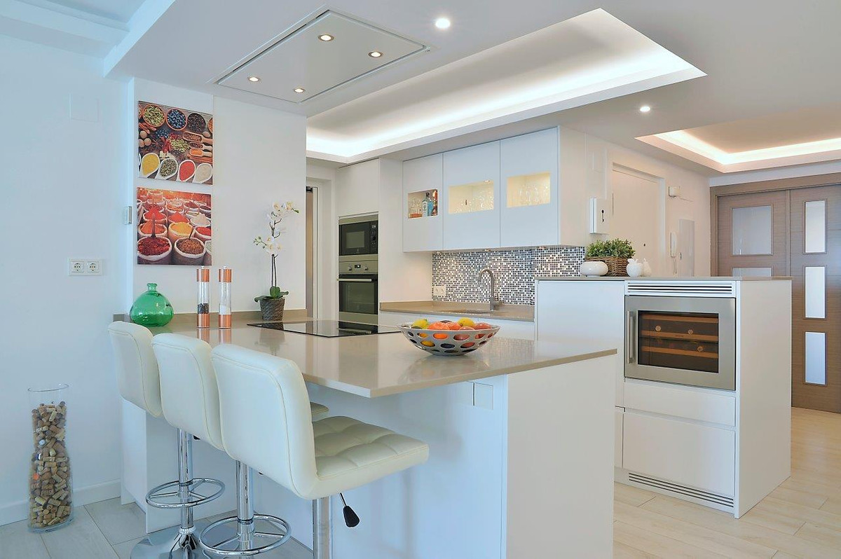 4 Bed Apartment for sale in Fuengirola Costa Del Sol, Málaga, Spain