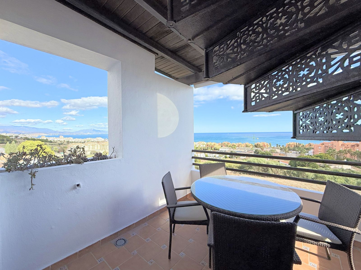 2 Bed Apartment for sale in La Duquesa Costa Del Sol, Málaga, Spain