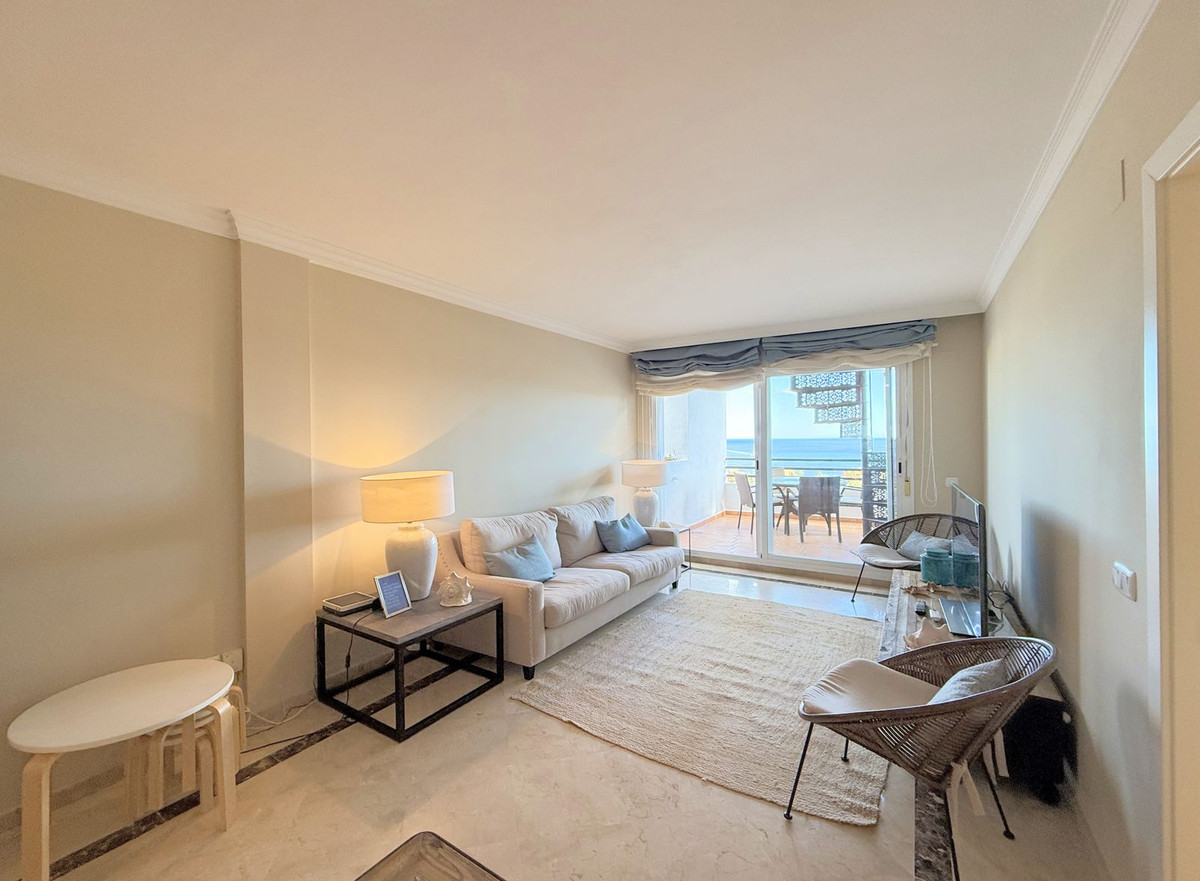 2 Bed Apartment for sale in La Duquesa Costa Del Sol, Málaga, Spain