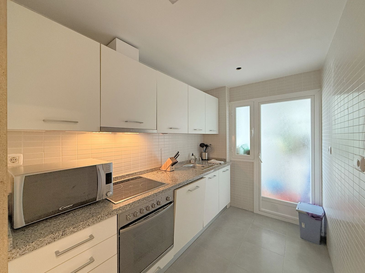 2 Bed Apartment for sale in La Duquesa Costa Del Sol, Málaga, Spain