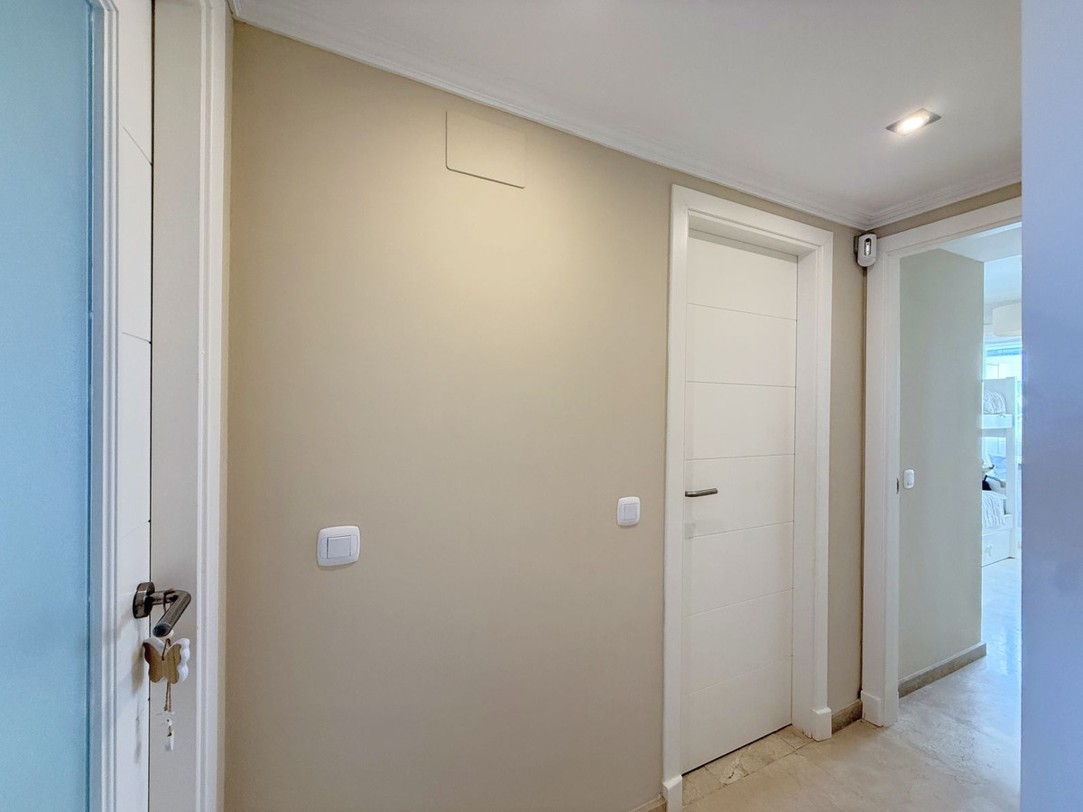 2 Bed Apartment for sale in La Duquesa Costa Del Sol, Málaga, Spain