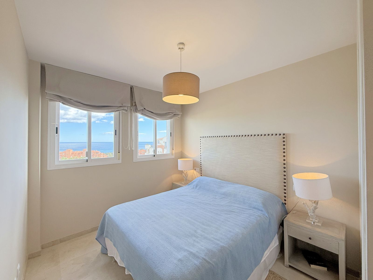 2 Bed Apartment for sale in La Duquesa Costa Del Sol, Málaga, Spain