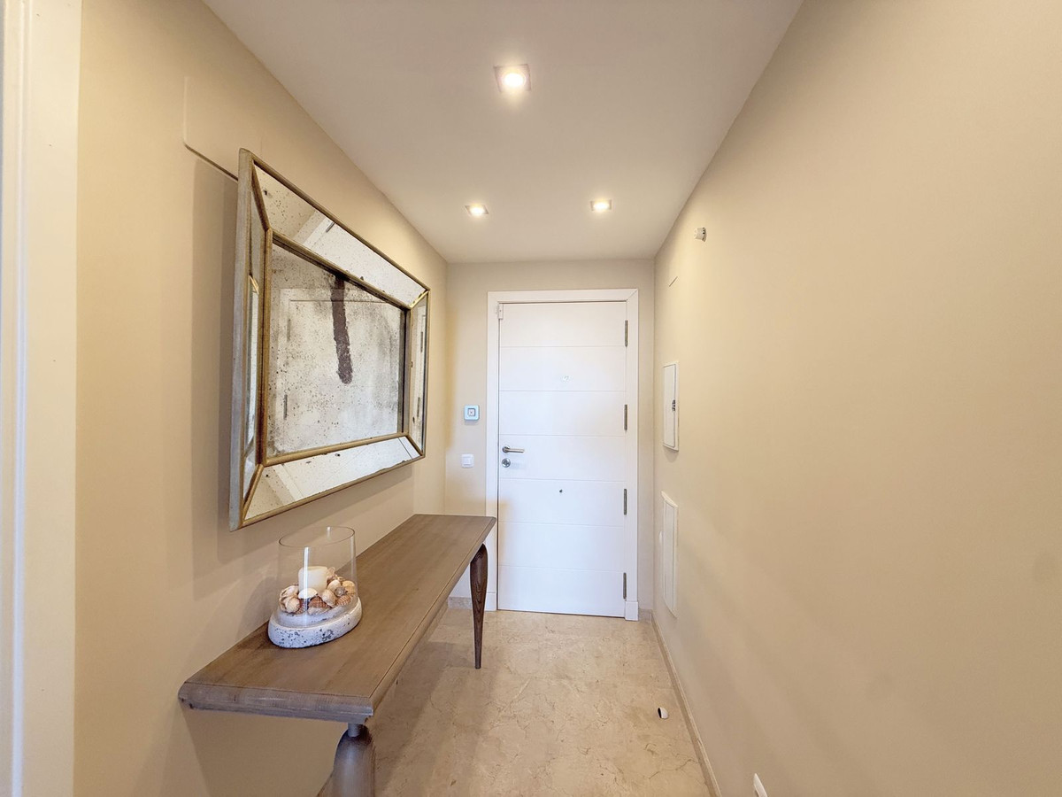 2 Bed Apartment for sale in La Duquesa Costa Del Sol, Málaga, Spain