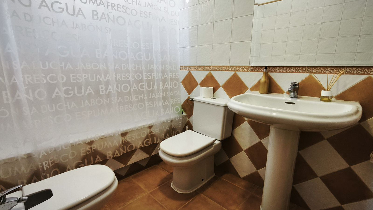 4 Bed Townhouse for sale in Alicante Costa Blanca, Alicante, Spain