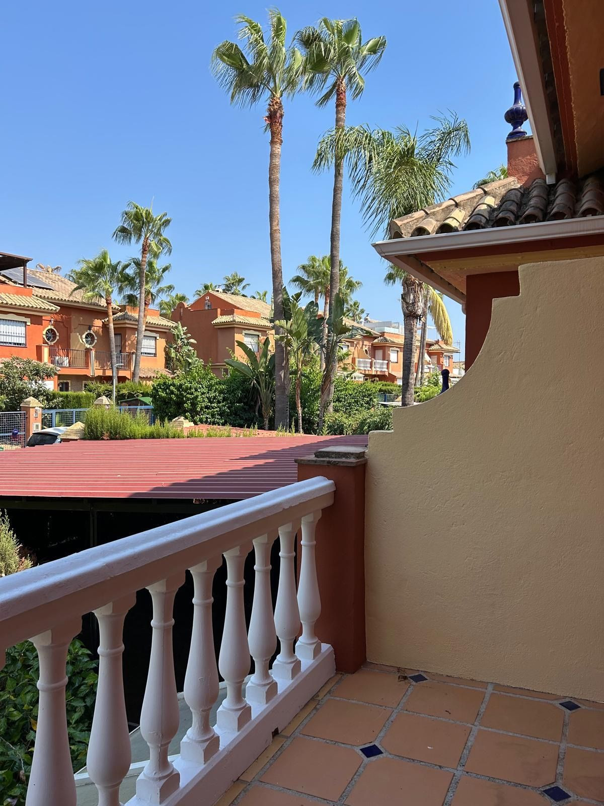 4 Bed Townhouse for sale in Benahavís Costa Del Sol, Málaga, Spain