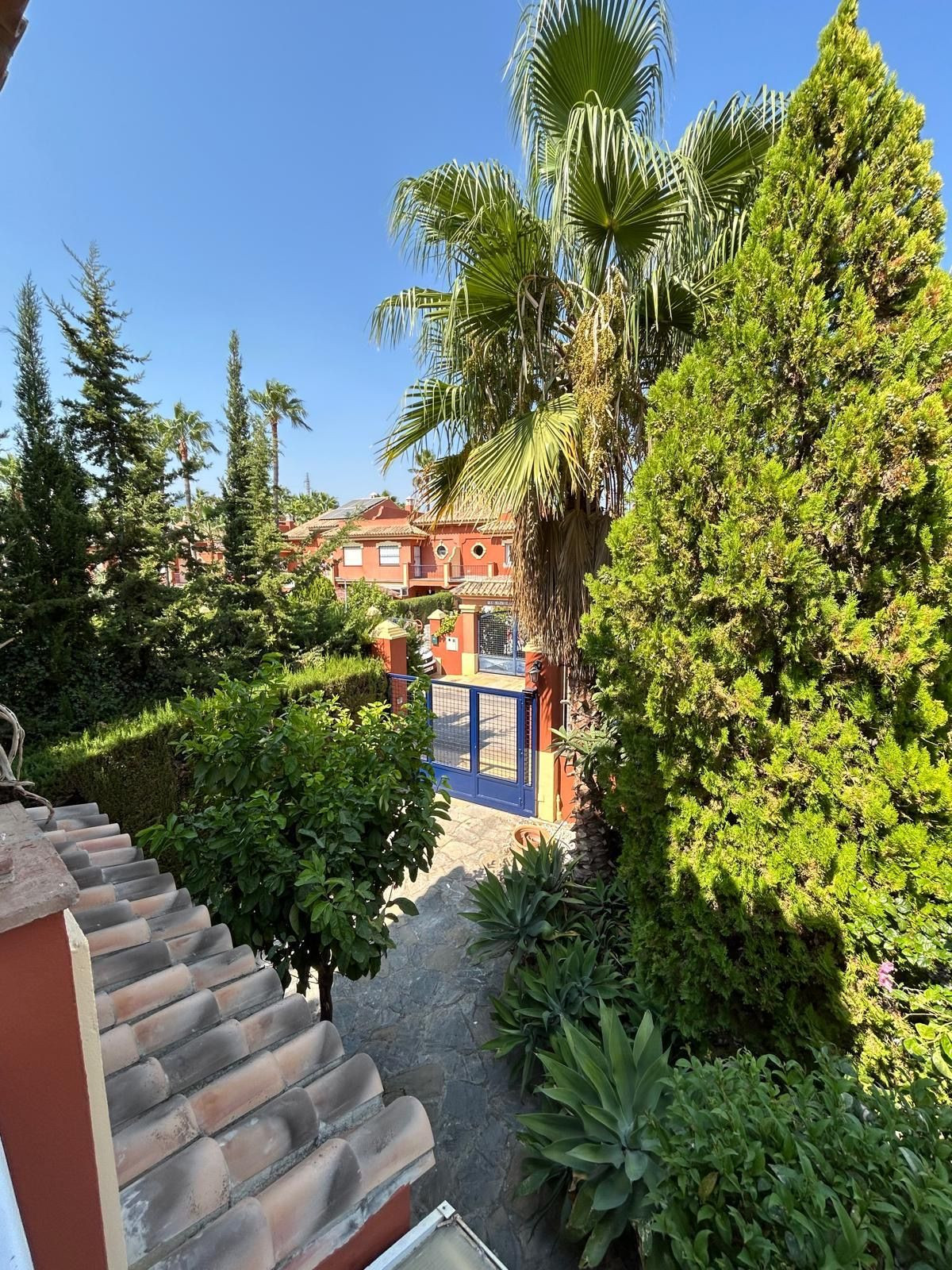 4 Bed Townhouse for sale in Benahavís Costa Del Sol, Málaga, Spain