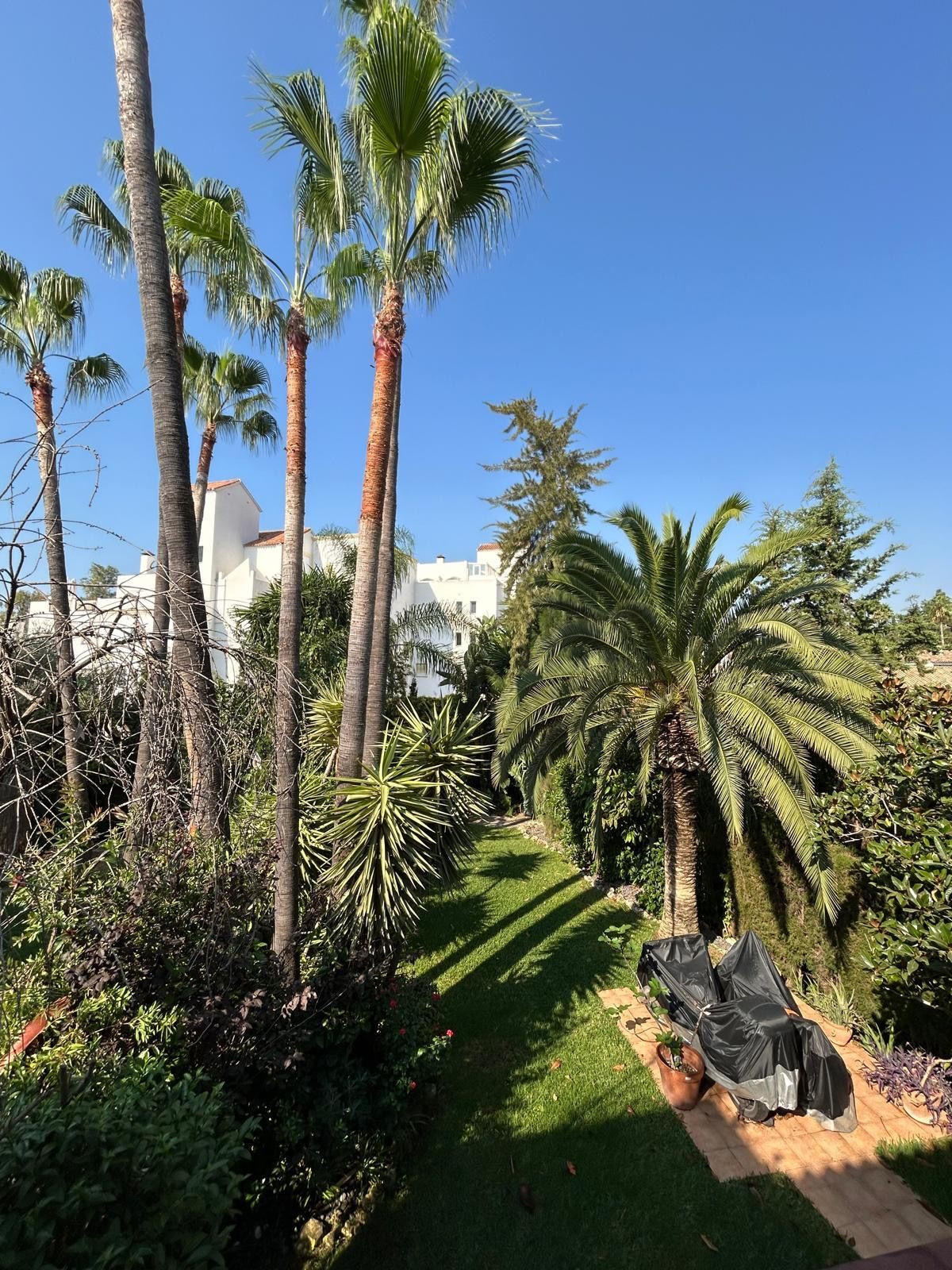 4 Bed Townhouse for sale in Benahavís Costa Del Sol, Málaga, Spain