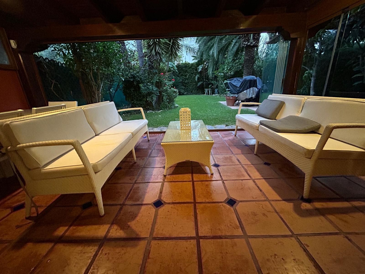 4 Bed Townhouse for sale in Benahavís Costa Del Sol, Málaga, Spain