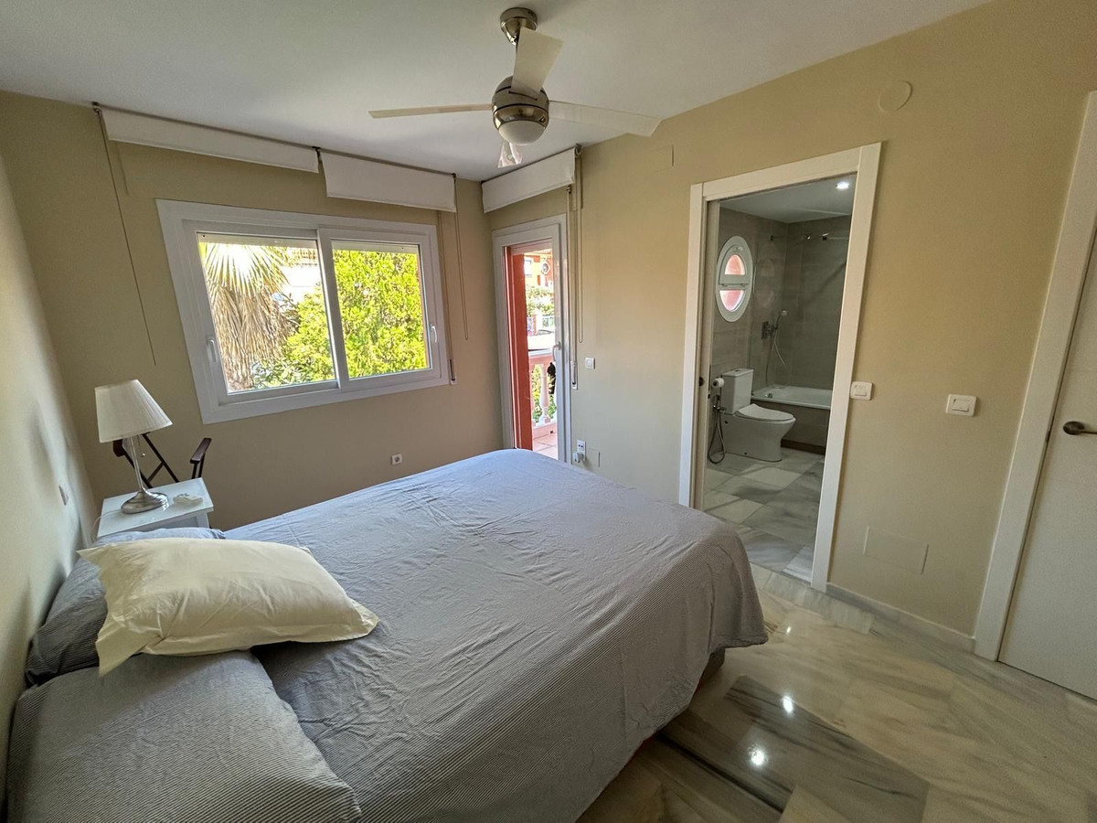 4 Bed Townhouse for sale in Benahavís Costa Del Sol, Málaga, Spain