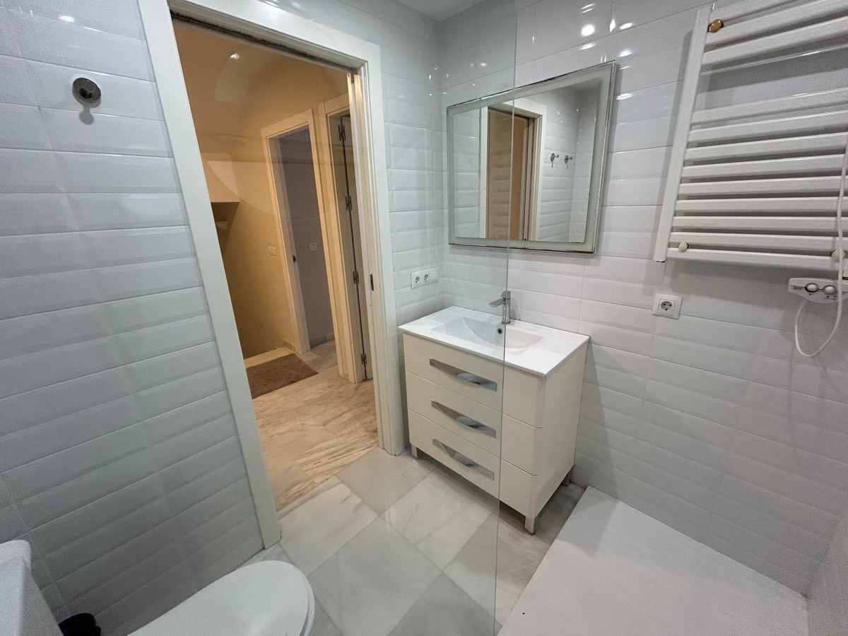 4 Bed Townhouse for sale in Benahavís Costa Del Sol, Málaga, Spain
