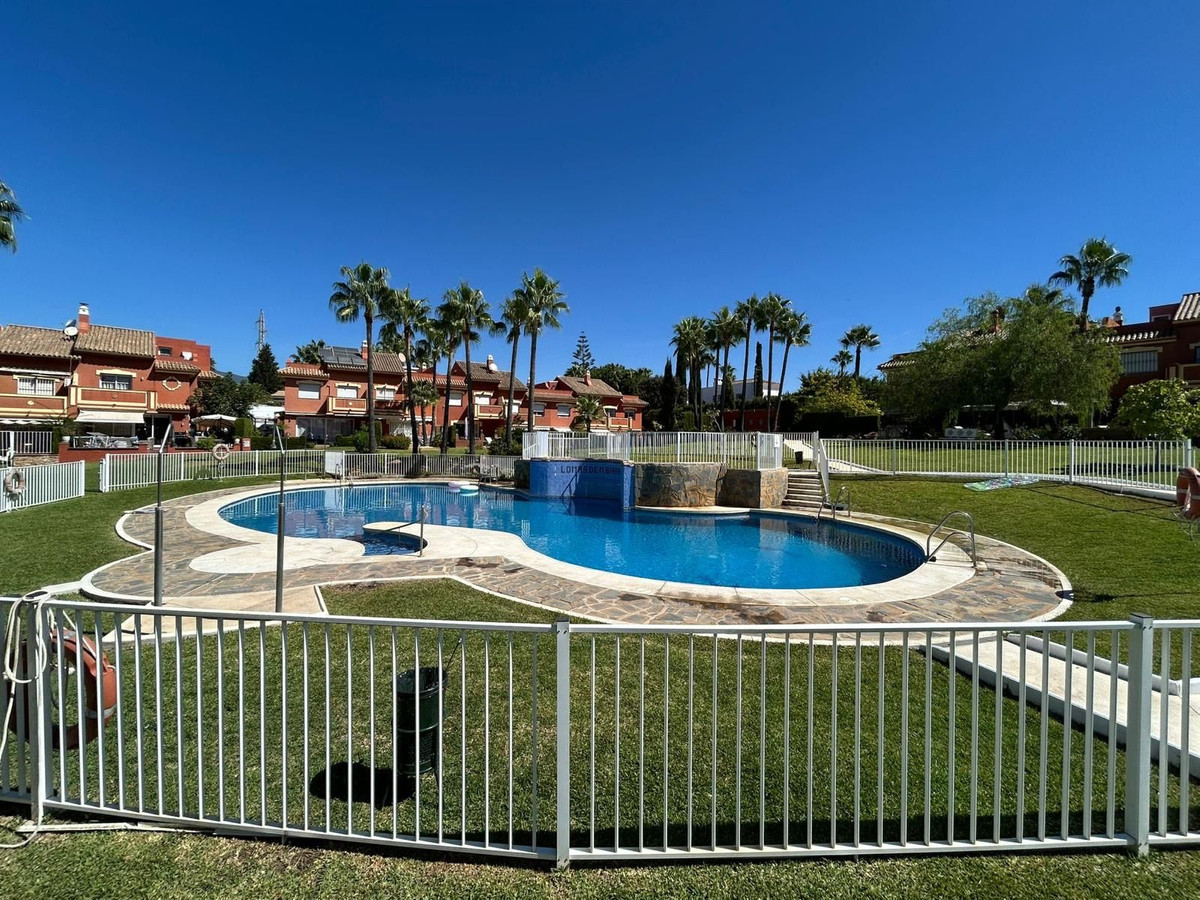 4 Bed Townhouse for sale in Benahavís Costa Del Sol, Málaga, Spain