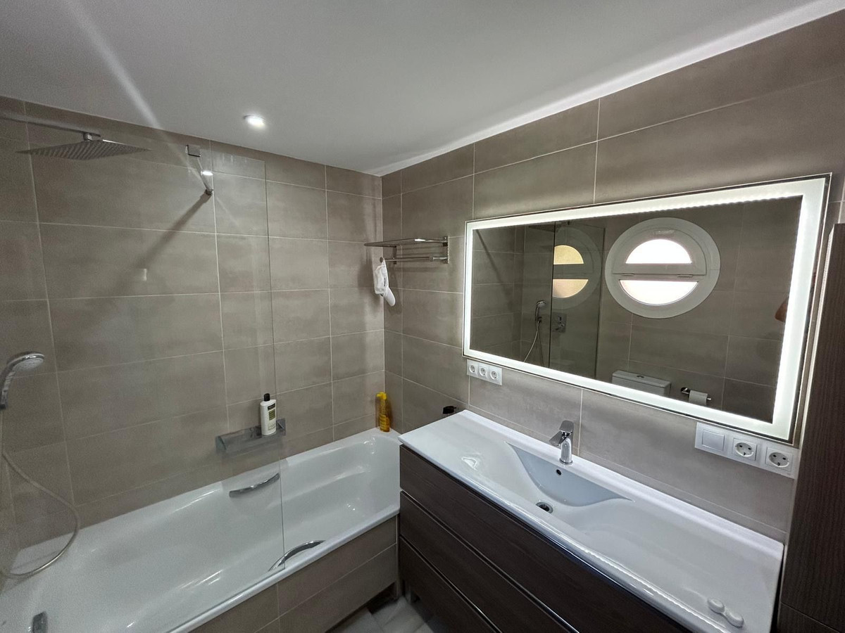 4 Bed Townhouse for sale in Benahavís Costa Del Sol, Málaga, Spain