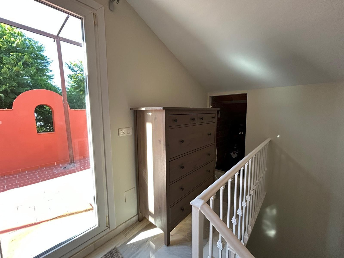 4 Bed Townhouse for sale in Benahavís Costa Del Sol, Málaga, Spain