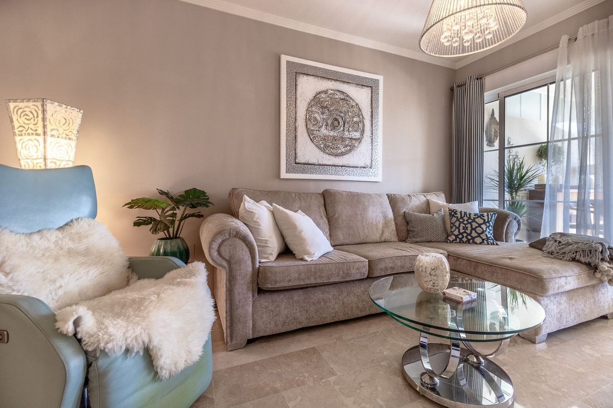 Se vende Apartamento Planta Media de 2 dormitorios en Costa Del Sol, Málaga, España