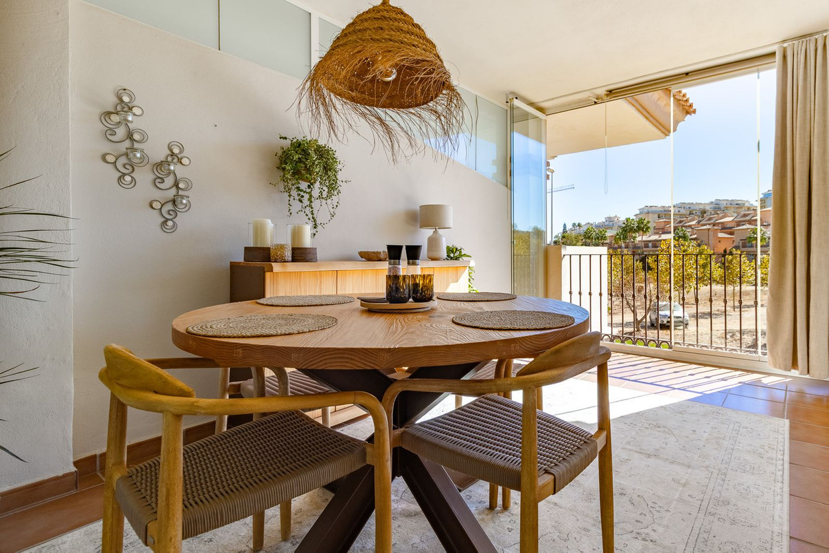 Se vende Apartamento Planta Media de 2 dormitorios en Costa Del Sol, Málaga, España