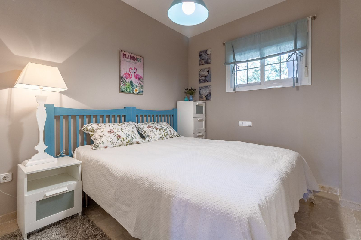 Se vende Apartamento Planta Media de 2 dormitorios en Costa Del Sol, Málaga, España