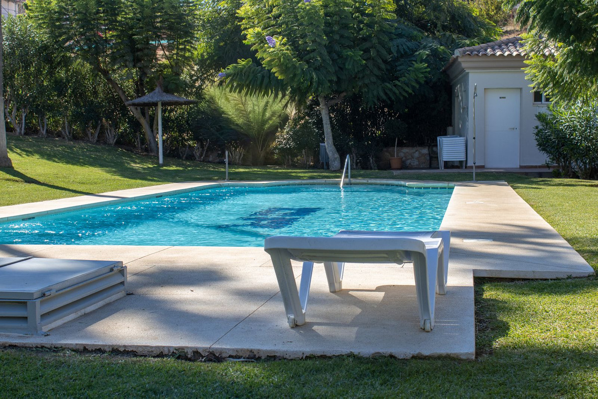 Se vende Apartamento Planta Media de 2 dormitorios en Costa Del Sol, Málaga, España