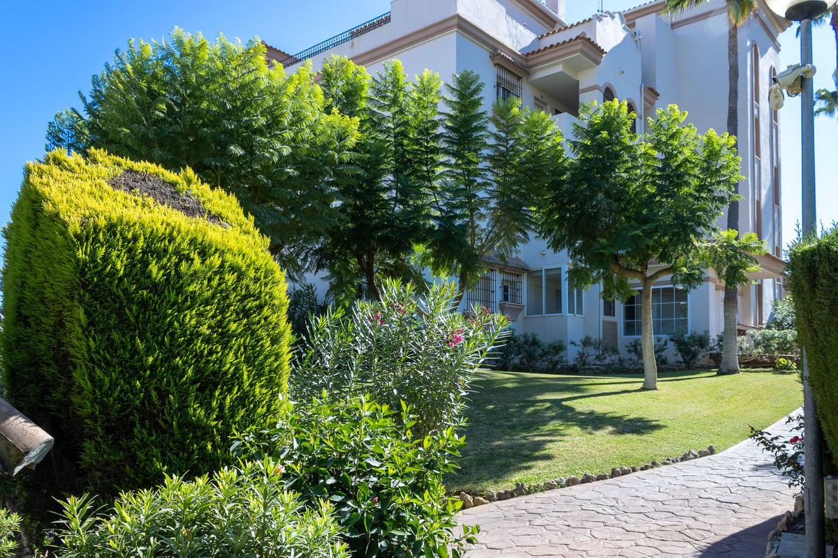 Se vende Apartamento Planta Media de 2 dormitorios en Costa Del Sol, Málaga, España