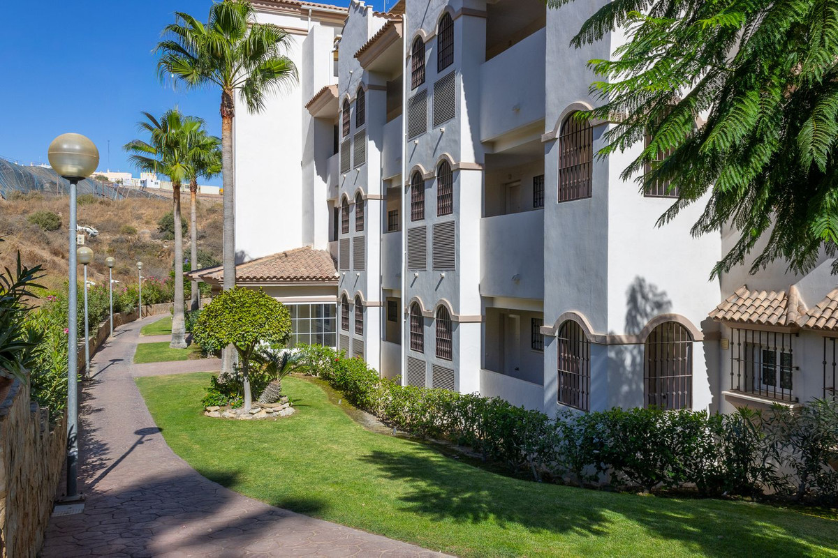 Se vende Apartamento Planta Media de 2 dormitorios en Costa Del Sol, Málaga, España