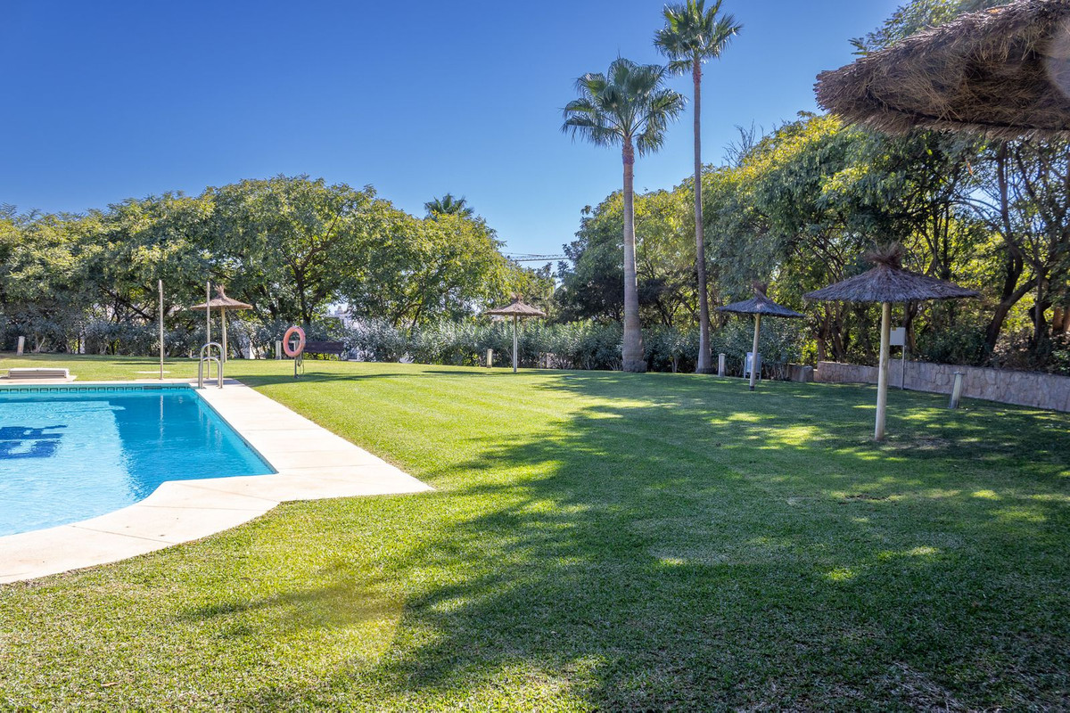 Se vende Apartamento Planta Media de 2 dormitorios en Costa Del Sol, Málaga, España