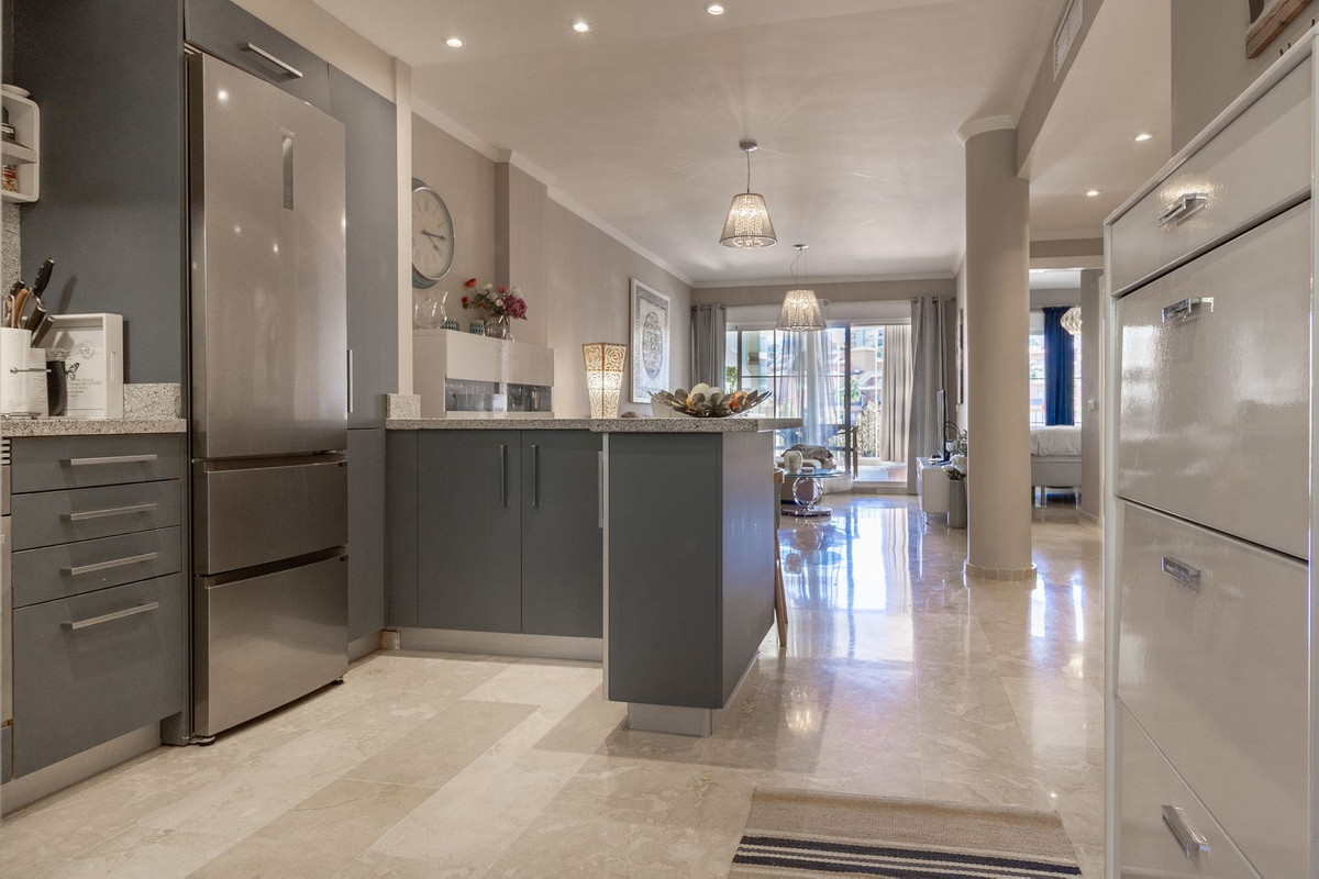 Se vende Apartamento Planta Media de 2 dormitorios en Costa Del Sol, Málaga, España
