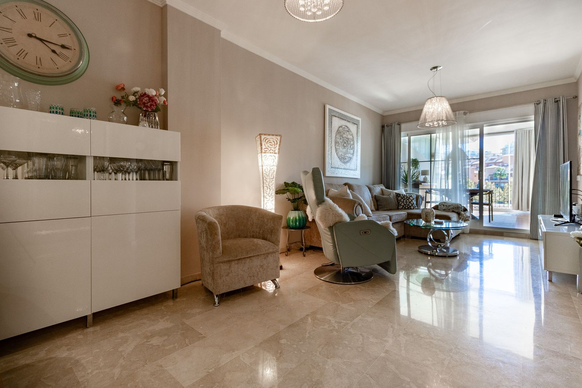 Se vende Apartamento Planta Media de 2 dormitorios en Costa Del Sol, Málaga, España