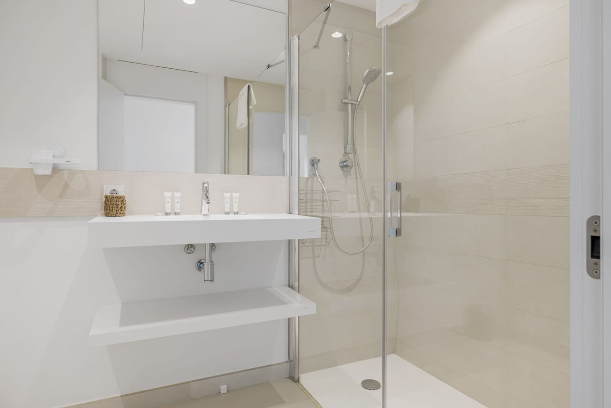 2 Bed Apartment for sale in Higueron Costa Del Sol, Málaga, Spain