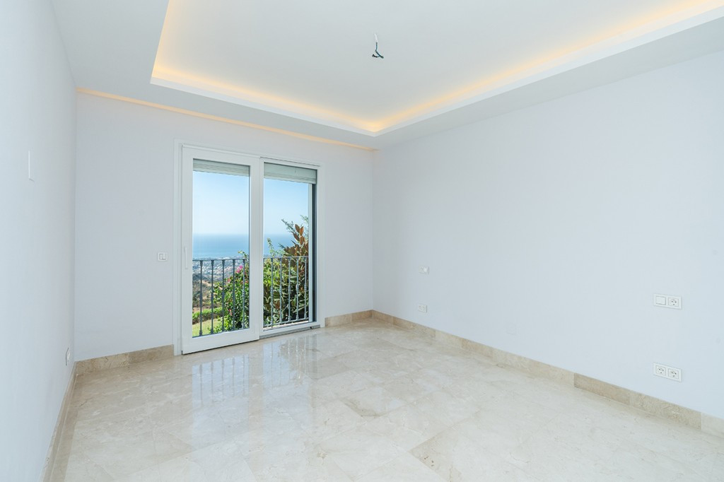 2 Bed Apartment for sale in La Mairena Costa Del Sol, Málaga, Spain
