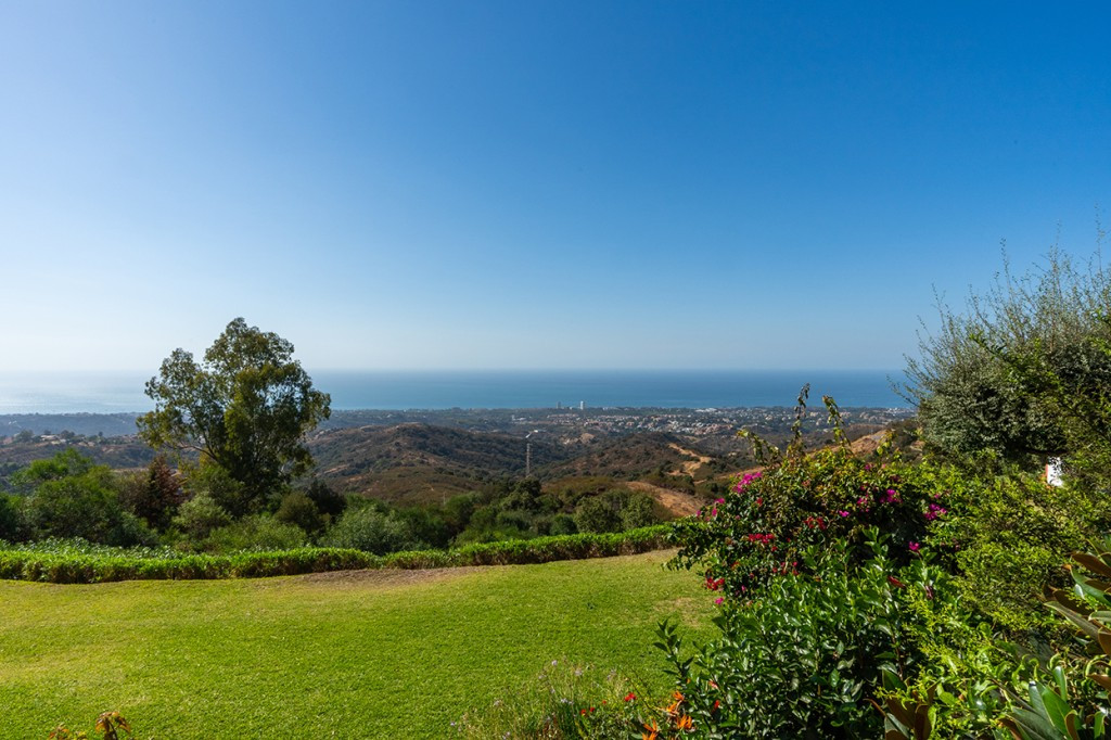 2 Bed Apartment for sale in La Mairena Costa Del Sol, Málaga, Spain