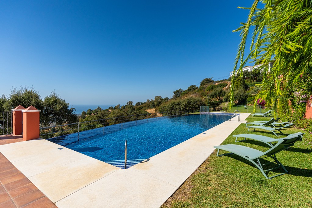 2 Bed Apartment for sale in La Mairena Costa Del Sol, Málaga, Spain