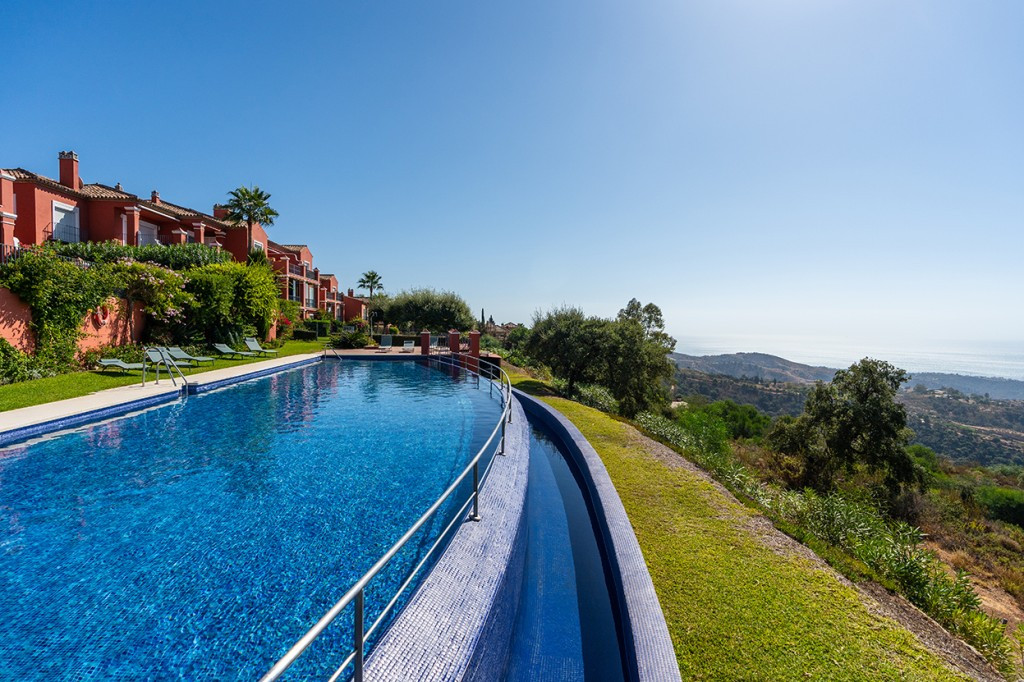 2 Bed Apartment for sale in La Mairena Costa Del Sol, Málaga, Spain