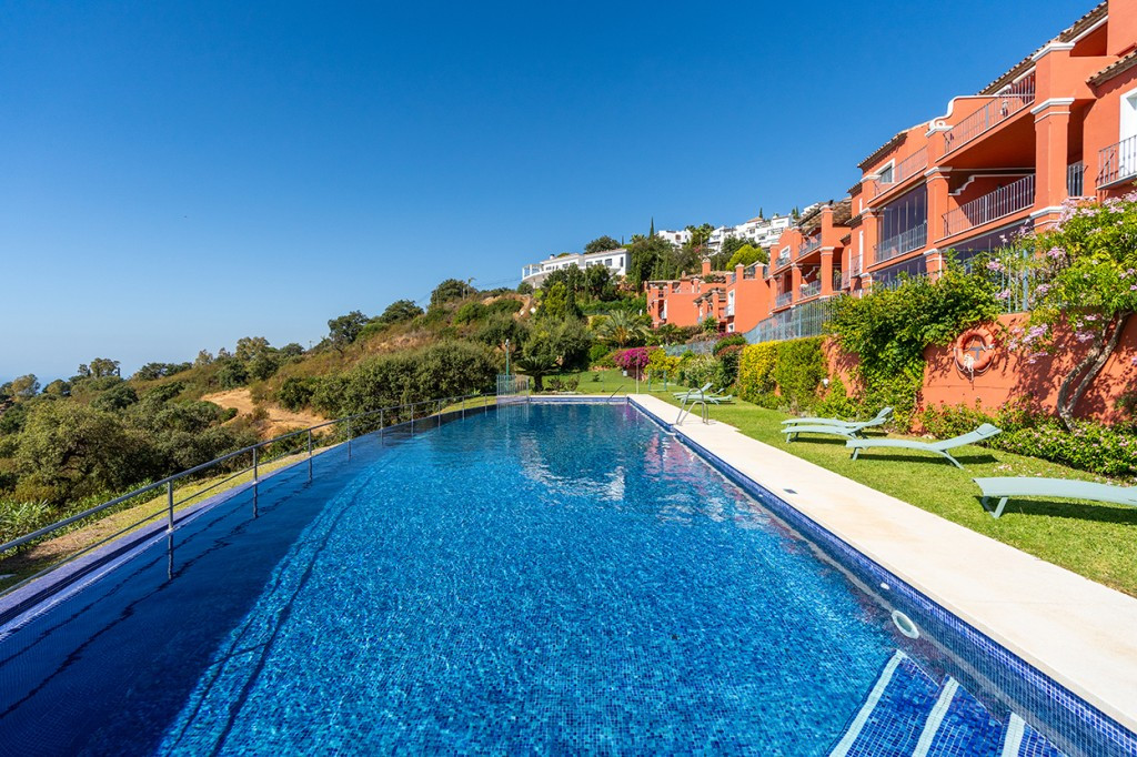 2 Bed Apartment for sale in La Mairena Costa Del Sol, Málaga, Spain