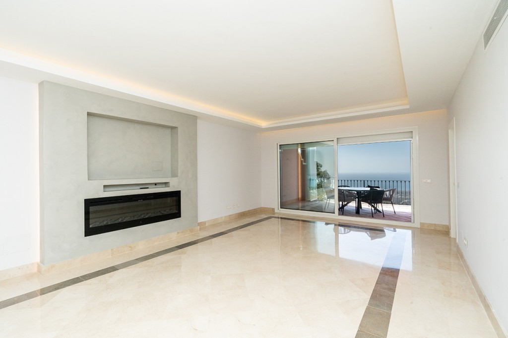 2 Bed Apartment for sale in La Mairena Costa Del Sol, Málaga, Spain