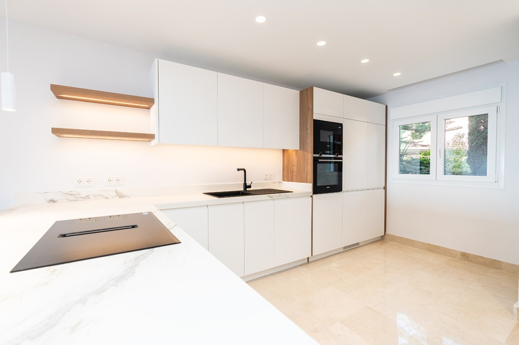 2 Bed Apartment for sale in La Mairena Costa Del Sol, Málaga, Spain