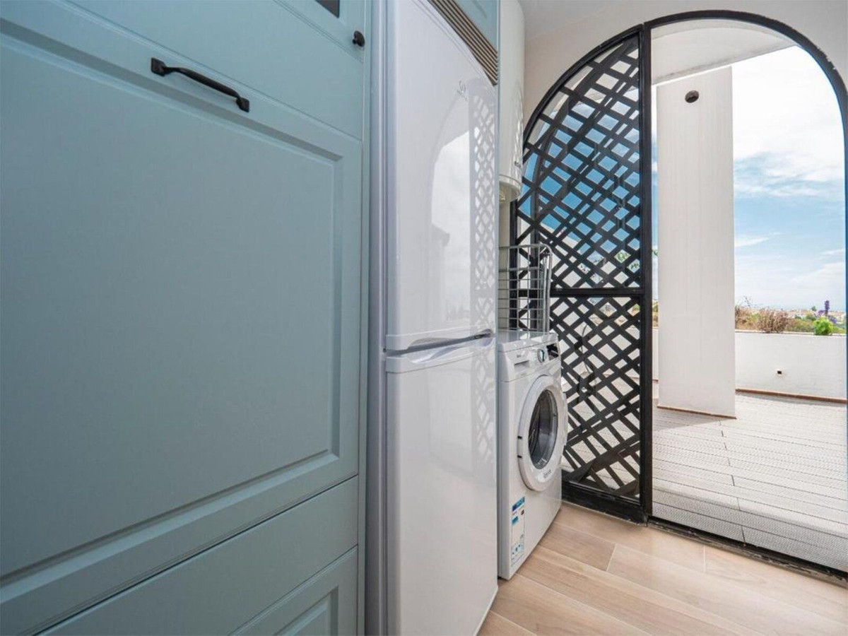 Se vende Apartamento Planta Media de 2 dormitorios en Costa Del Sol, Málaga, España
